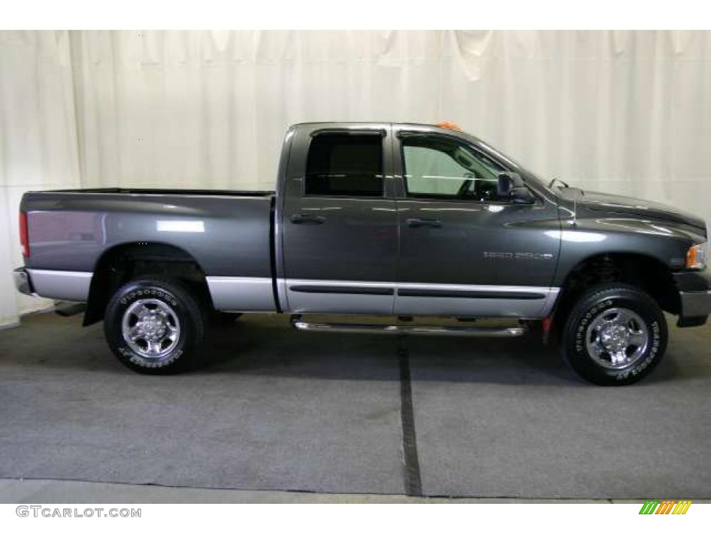 2004 Ram 2500 SLT Quad Cab 4x4 - Graphite Metallic / Dark Slate Gray photo #2