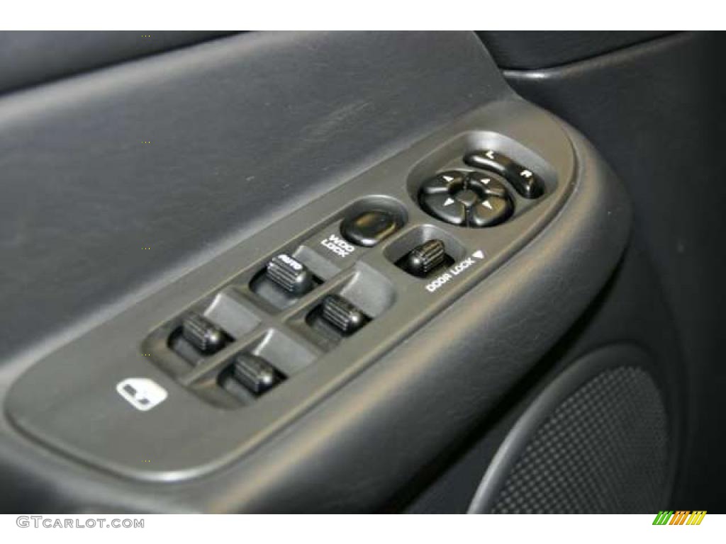 2004 Dodge Ram 2500 SLT Quad Cab 4x4 Controls Photo #47815985