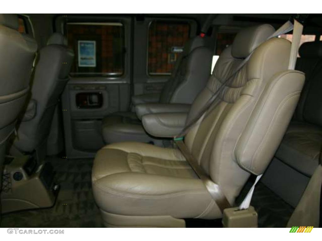 2005 Savana Van 1500 Passenger Conversion - Polo Green Metallic / Neutral photo #5