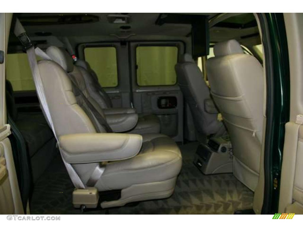 2005 Savana Van 1500 Passenger Conversion - Polo Green Metallic / Neutral photo #25