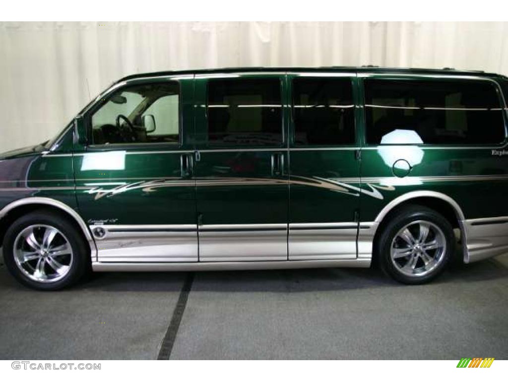 2005 Savana Van 1500 Passenger Conversion - Polo Green Metallic / Neutral photo #29