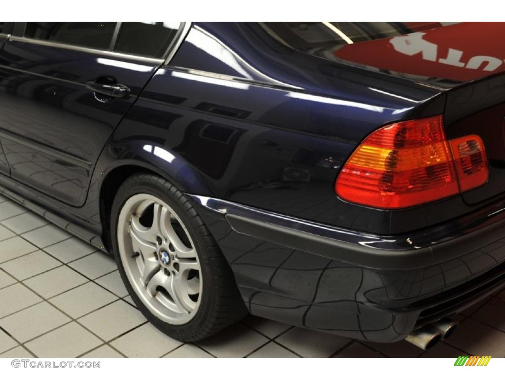 2003 3 Series 330i Sedan - Jet Black / Grey photo #20