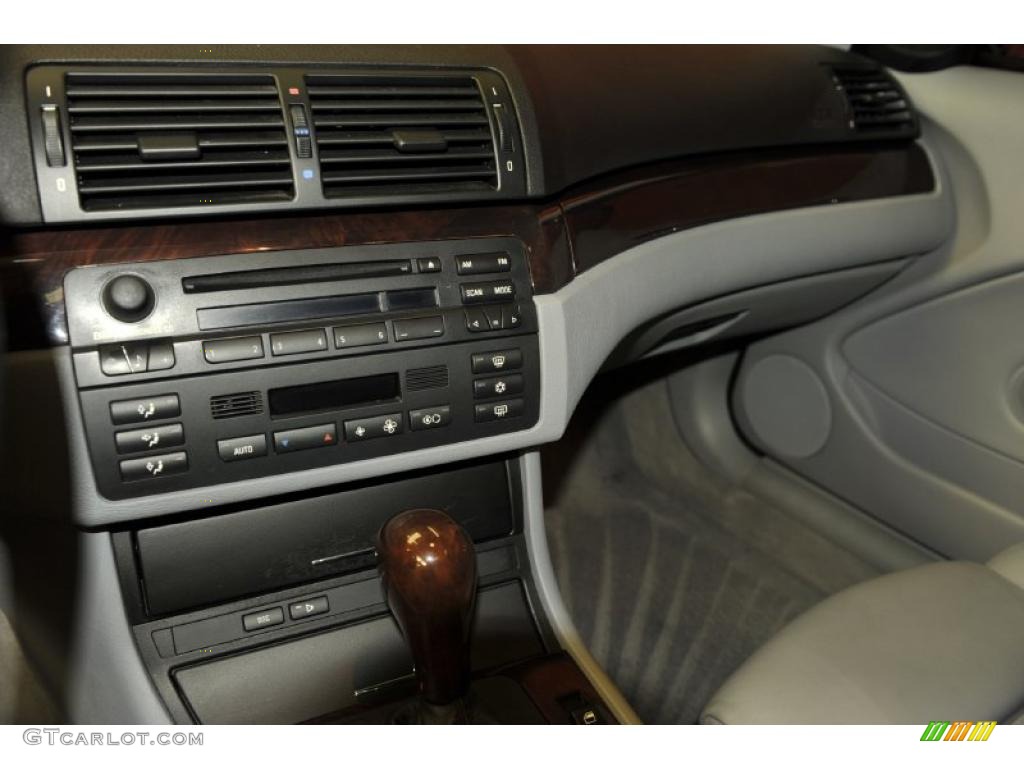 2003 3 Series 330i Sedan - Jet Black / Grey photo #24
