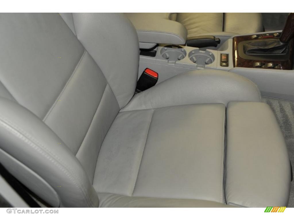 2003 3 Series 330i Sedan - Jet Black / Grey photo #44