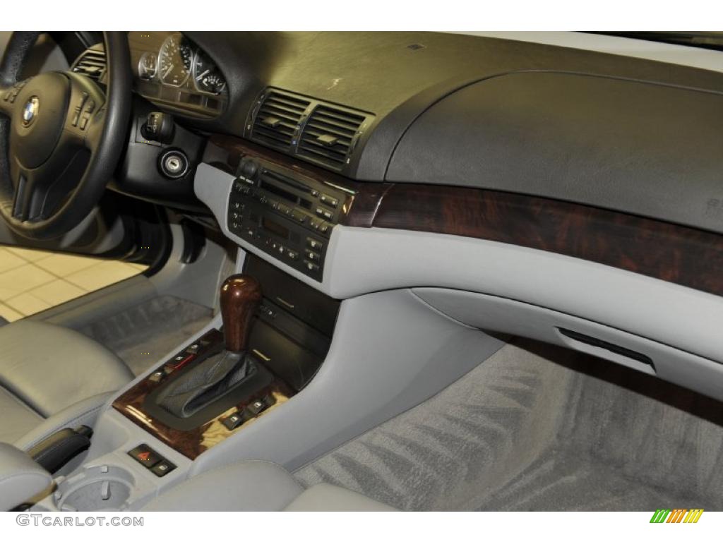 2003 3 Series 330i Sedan - Jet Black / Grey photo #45