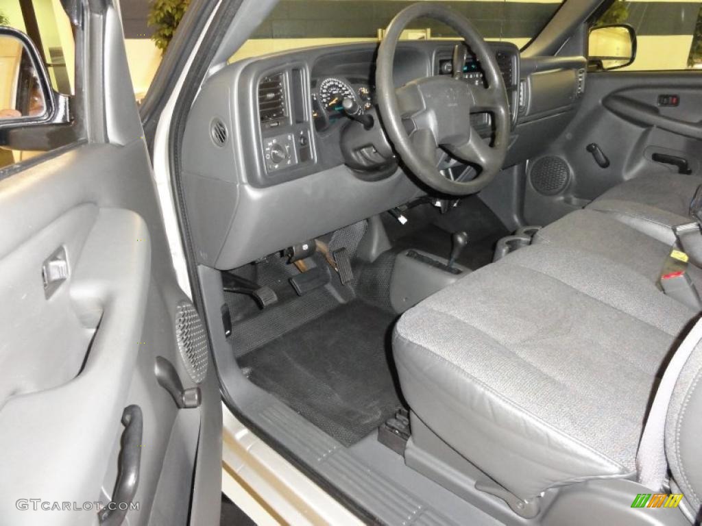 Dark Charcoal Interior 2004 Chevrolet Silverado 2500HD Regular Cab 4x4 Photo #47818211