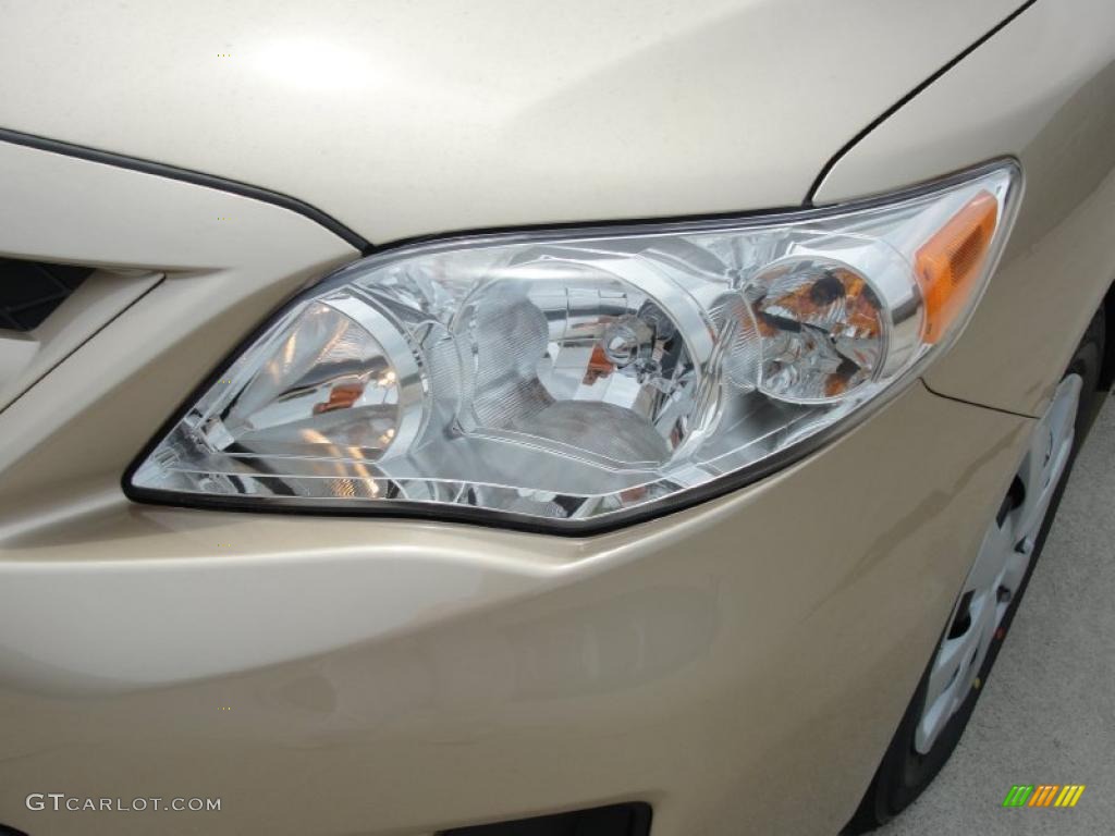 2011 Corolla LE - Sandy Beach Metallic / Bisque photo #9