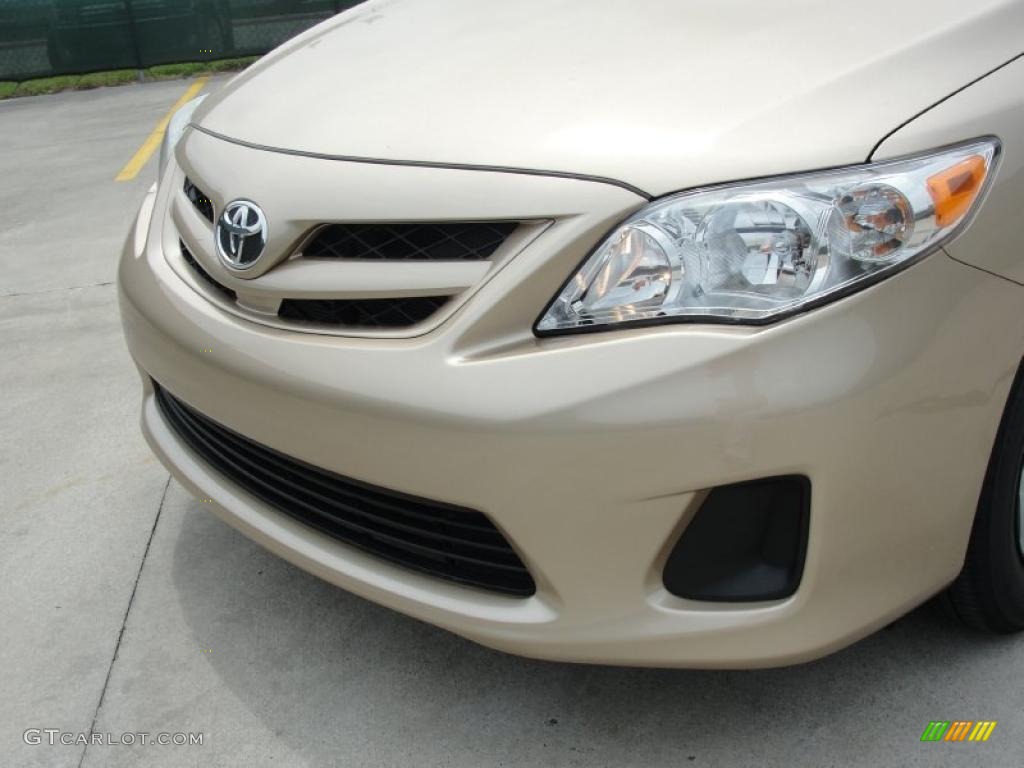 2011 Corolla LE - Sandy Beach Metallic / Bisque photo #10