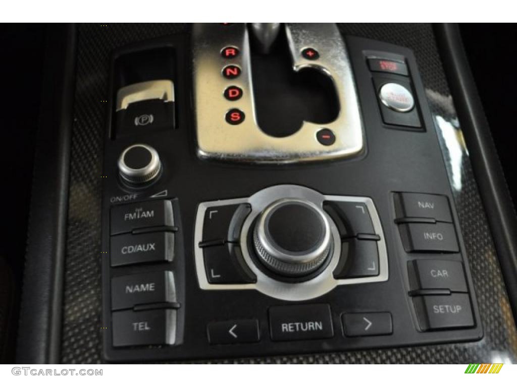 2009 Audi S8 5.2 quattro Controls Photo #47820803