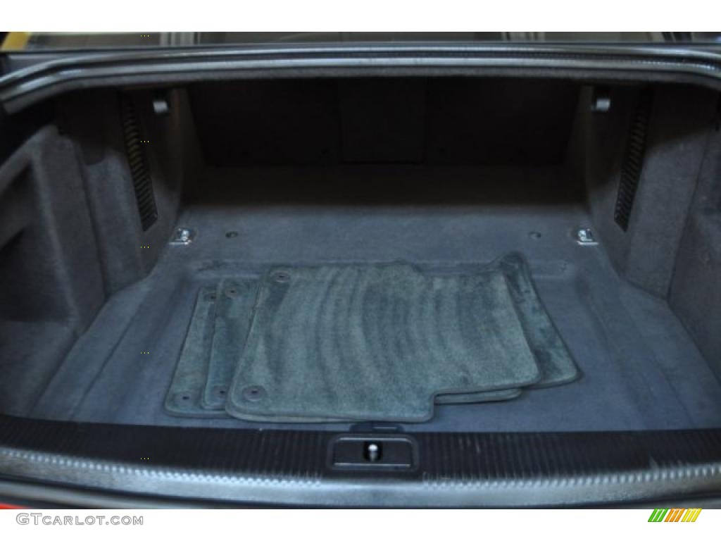2009 Audi S8 5.2 quattro Trunk Photos