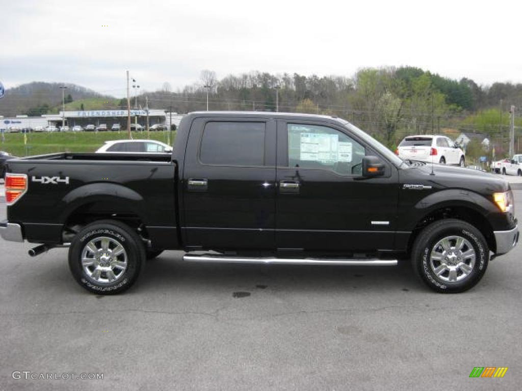 2011 F150 XLT SuperCrew 4x4 - Tuxedo Black Metallic / Steel Gray photo #5