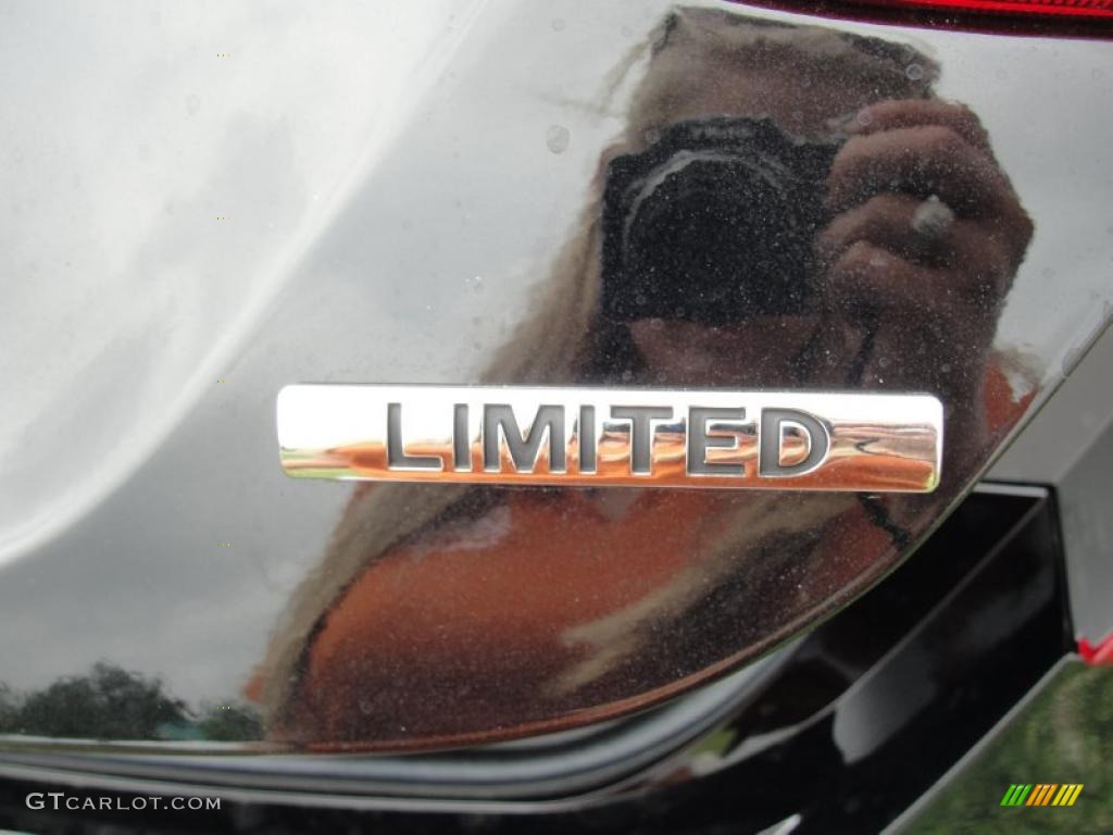 2011 Sonata Limited - Midnight Black / Camel photo #17