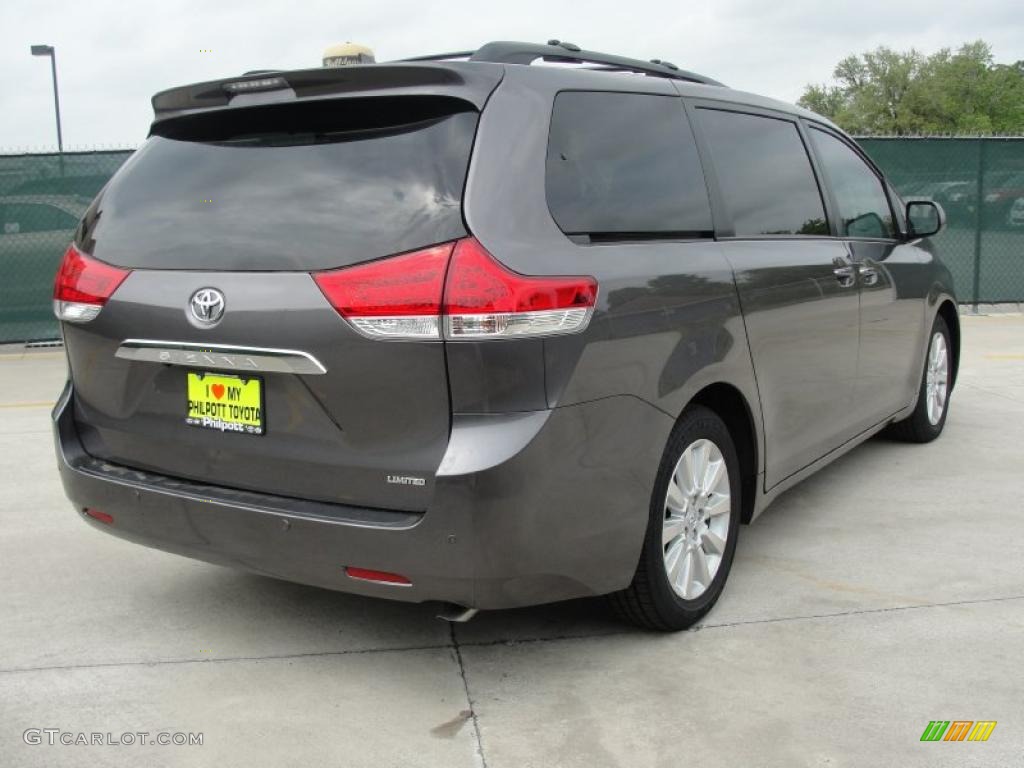 2011 Sienna Limited - Predawn Gray Mica / Light Gray photo #3