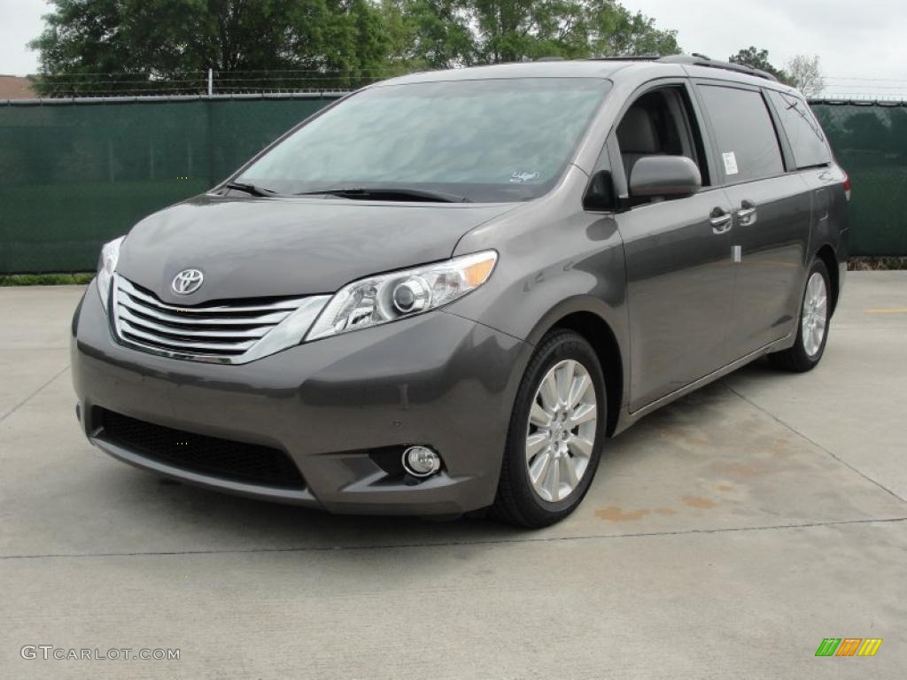 2011 Sienna Limited - Predawn Gray Mica / Light Gray photo #7