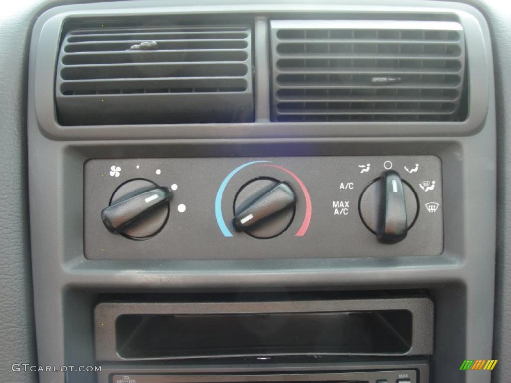 2003 Mustang V6 Convertible - Torch Red / Dark Charcoal photo #44