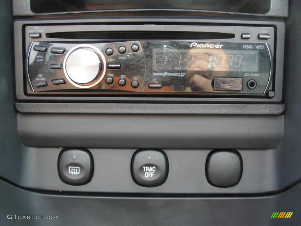 2003 Mustang V6 Convertible - Torch Red / Dark Charcoal photo #45