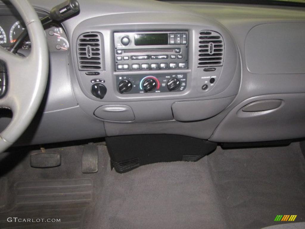 2001 Ford F150 XLT SuperCab 4x4 Controls Photo #47829459