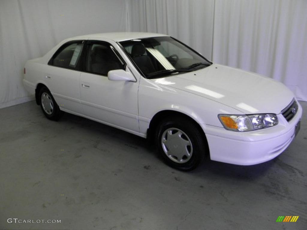 2000 Camry LE - Super White / Oak photo #1