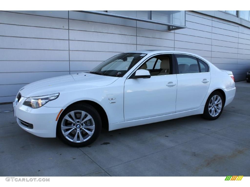 2010 5 Series 535i xDrive Sedan - Alpine White / Cream Beige Dakota Leather photo #1