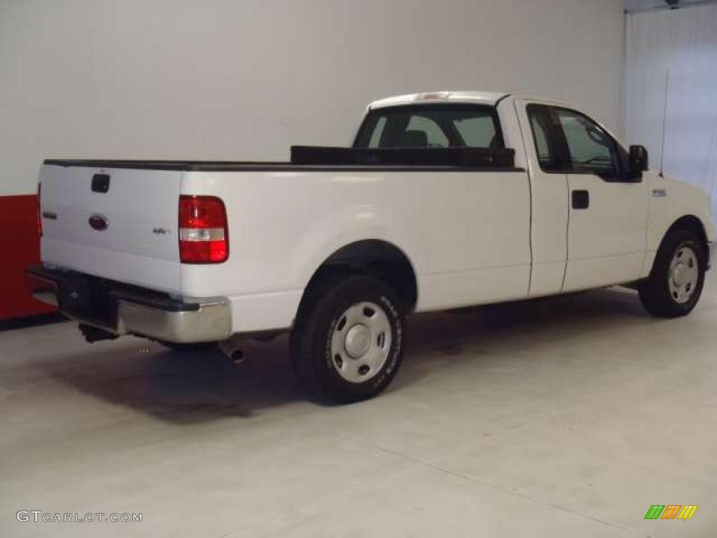 2004 F150 XL Regular Cab - Oxford White / Dark Flint photo #3