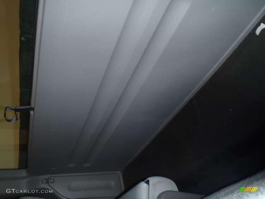 2004 F150 XL Regular Cab - Oxford White / Dark Flint photo #12
