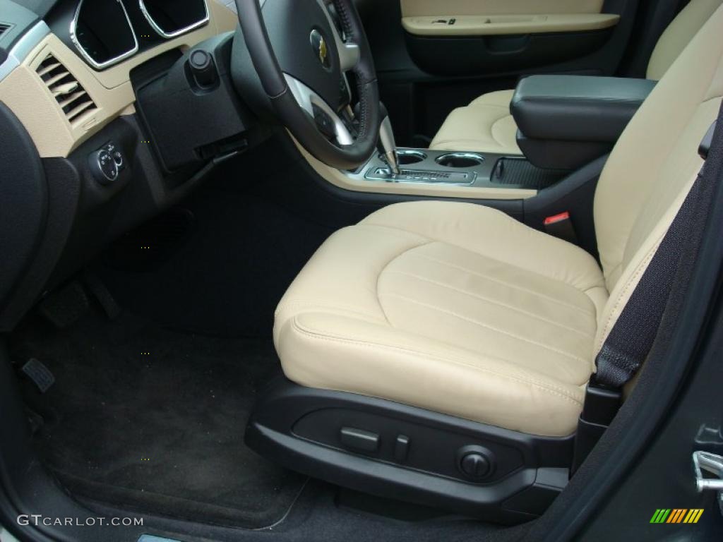 Cashmere/Ebony Interior 2011 Chevrolet Traverse LTZ Photo #47832797
