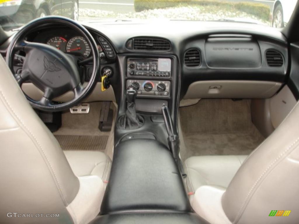 1999 Chevrolet Corvette Coupe Light Oak Dashboard Photo #47833217
