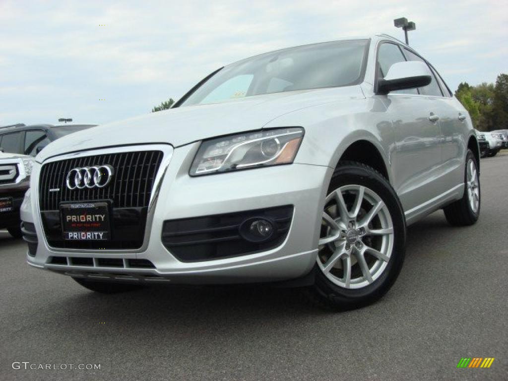 Ice Silver Metallic Audi Q5