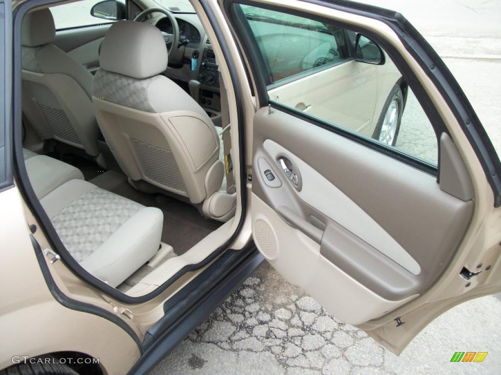 Neutral Beige Interior 2005 Chevrolet Malibu Maxx LS Wagon Photo #47835141