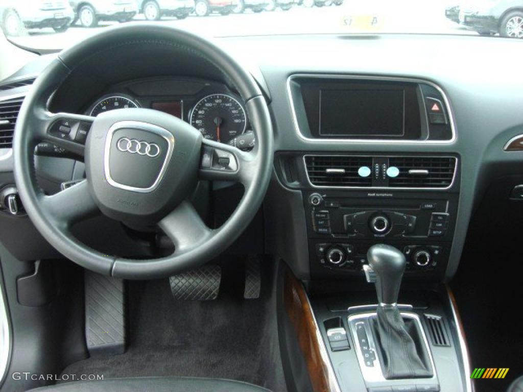 2009 Audi Q5 3.2 Premium quattro Black Dashboard Photo #47835248