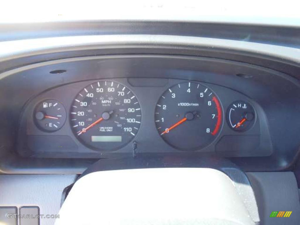 2000 Nissan Frontier XE Crew Cab Gauges Photo #47835617