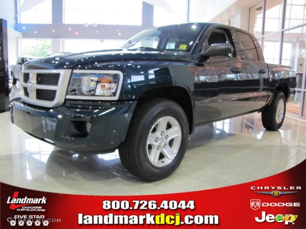 2011 Dakota Big Horn Crew Cab - Hunter Green Pearlcoat / Dark Slate Gray/Medium Slate Gray photo #1