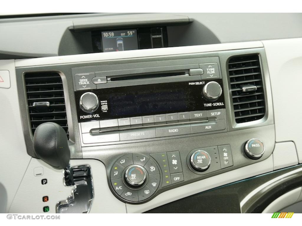 2011 Toyota Sienna LE AWD Controls Photo #47841101