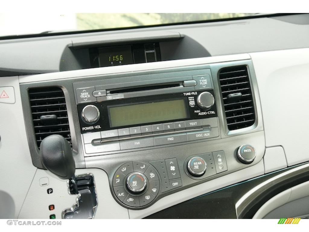 2011 Sienna V6 - Silver Sky Metallic / Light Gray photo #12