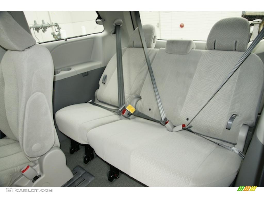 2011 Sienna LE - Salsa Red Pearl / Light Gray photo #9