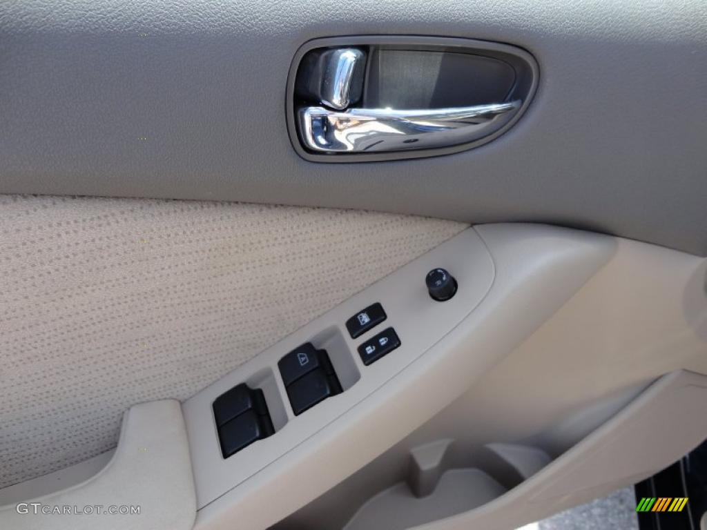 2011 Altima 2.5 S - Navy Blue / Blond photo #24