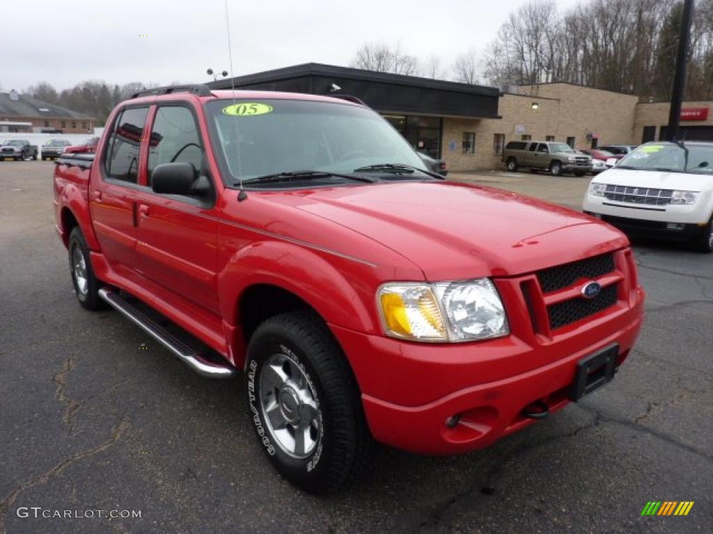 2005 Explorer Sport Trac XLT 4x4 - Bright Red / Medium Dark Flint photo #5