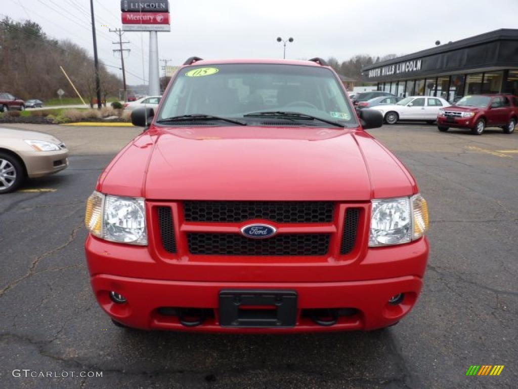 2005 Explorer Sport Trac XLT 4x4 - Bright Red / Medium Dark Flint photo #6