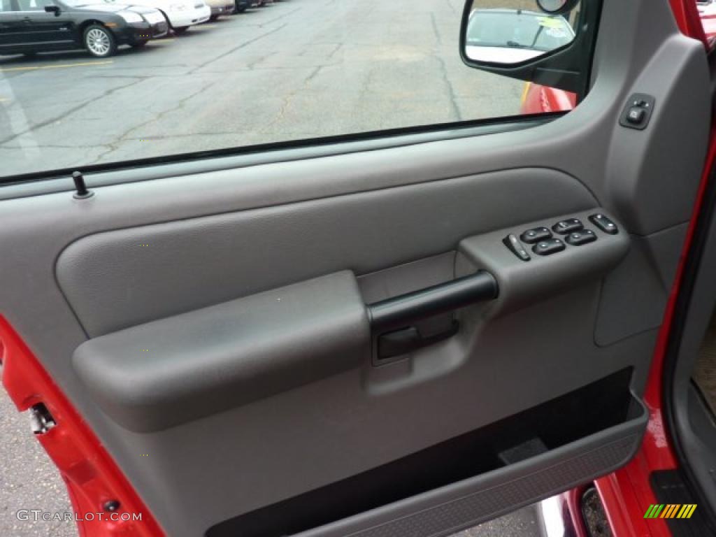 2005 Explorer Sport Trac XLT 4x4 - Bright Red / Medium Dark Flint photo #11