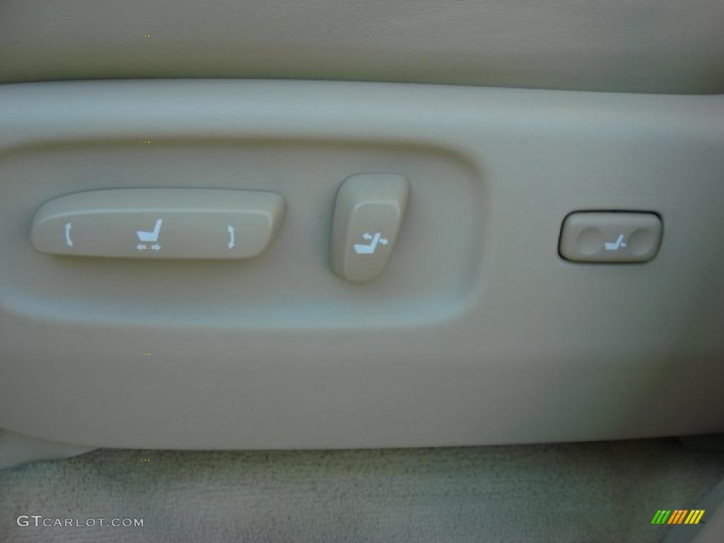 2010 Lexus LX 570 Controls Photo #47843801