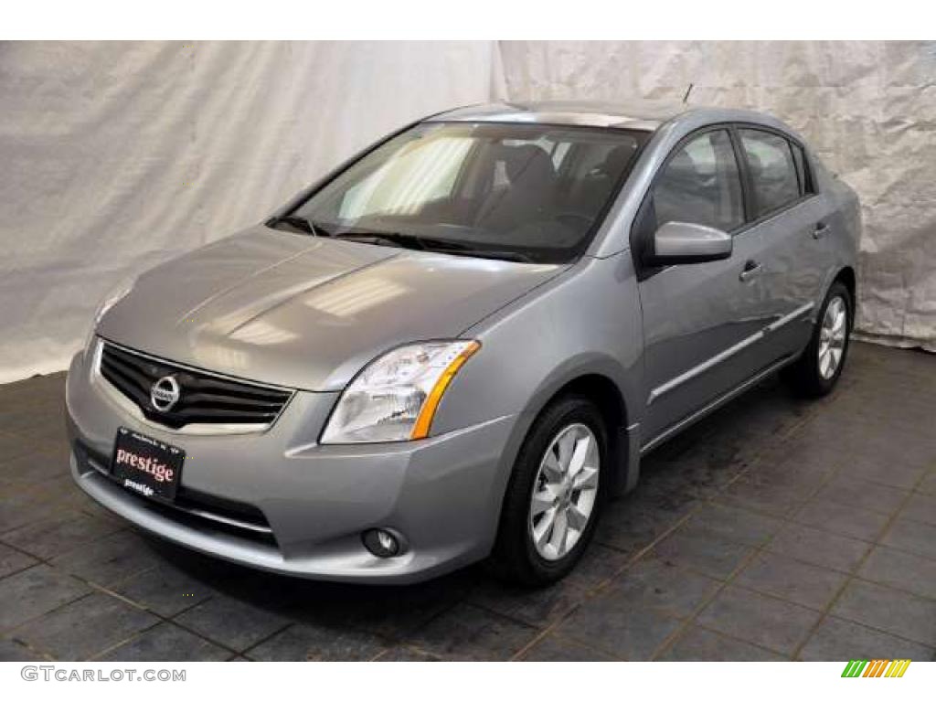 2011 Sentra 2.0 SR - Magnetic Gray Metallic / Charcoal photo #1