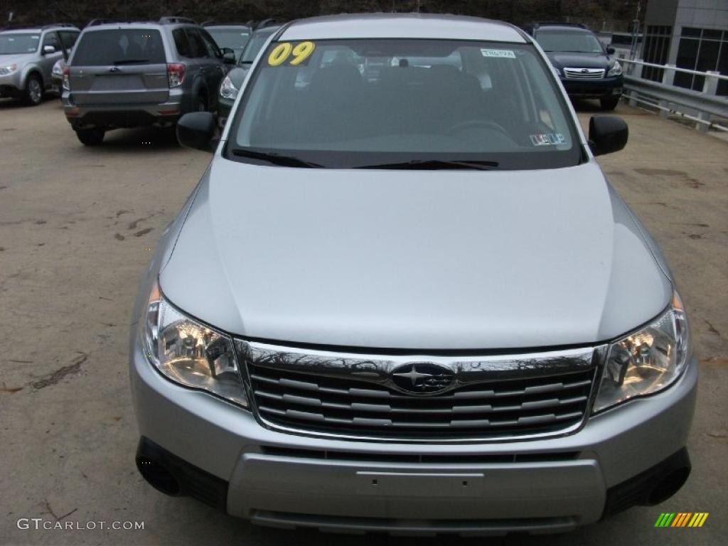 2009 Forester 2.5 X - Spark Silver Metallic / Black photo #2
