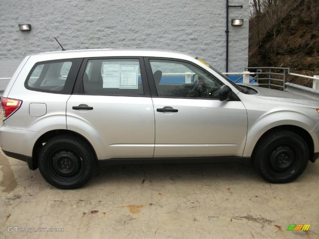2009 Forester 2.5 X - Spark Silver Metallic / Black photo #4