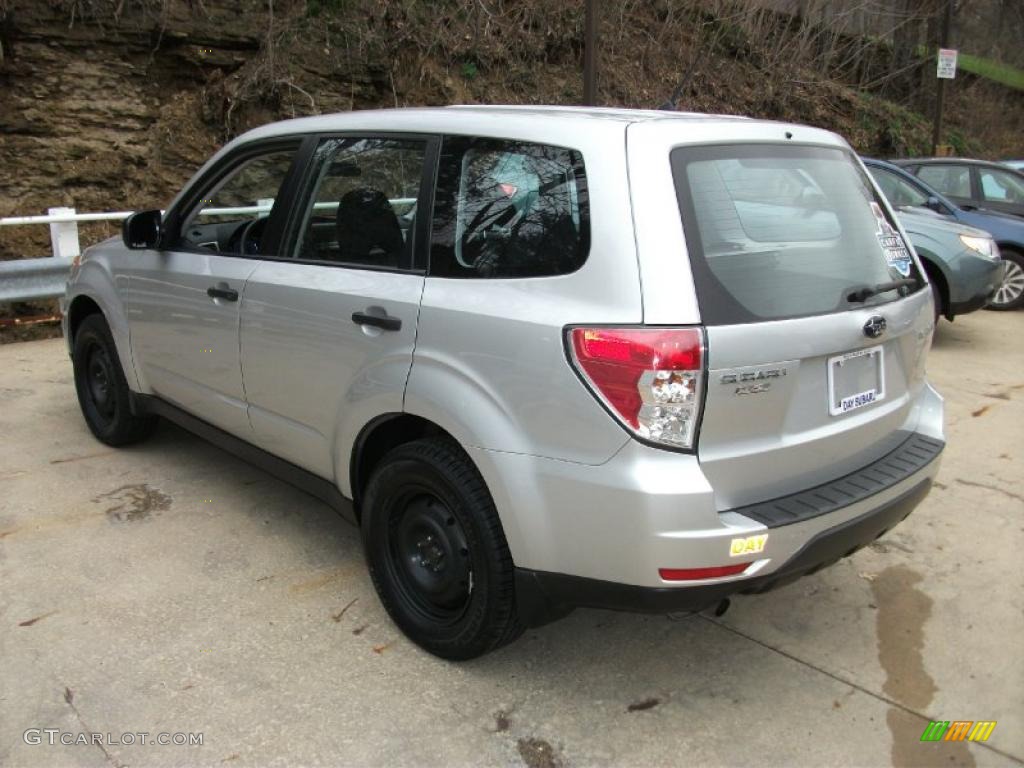 2009 Forester 2.5 X - Spark Silver Metallic / Black photo #7