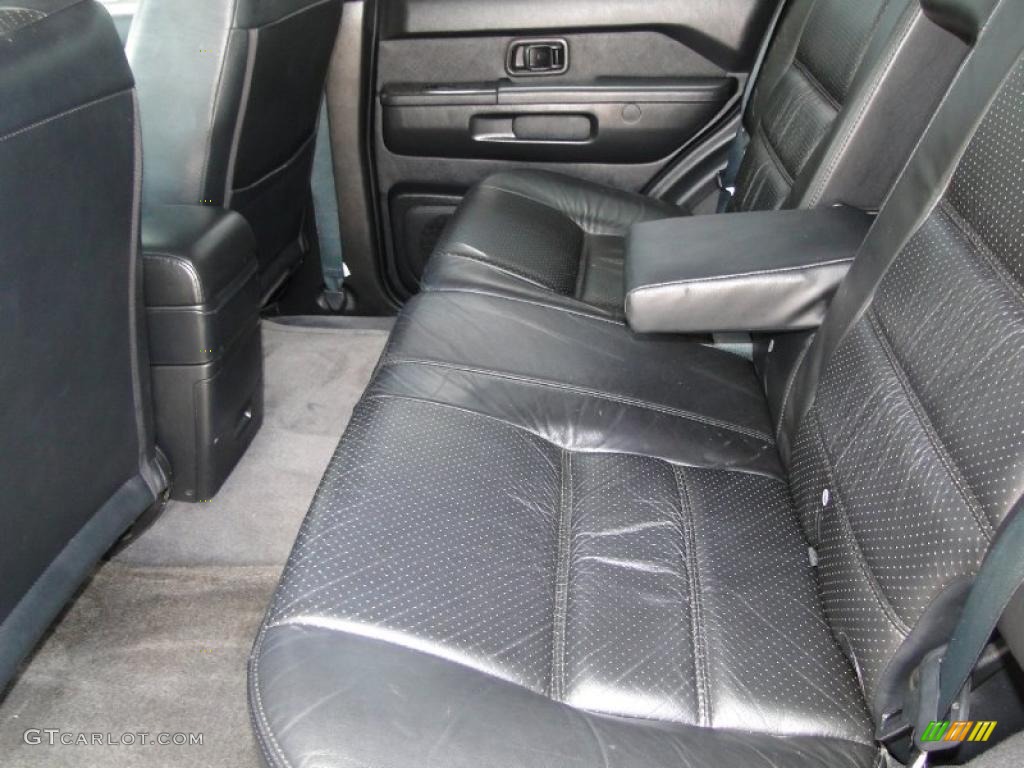 2004 Nissan Pathfinder LE Platinum Interior Color Photos