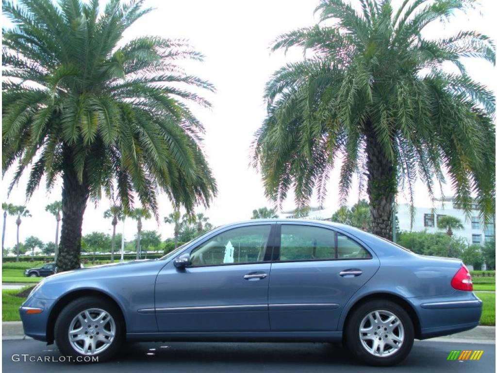Platinum Blue Metallic 2004 Mercedes-Benz E 320 4Matic Sedan Exterior Photo #47853302