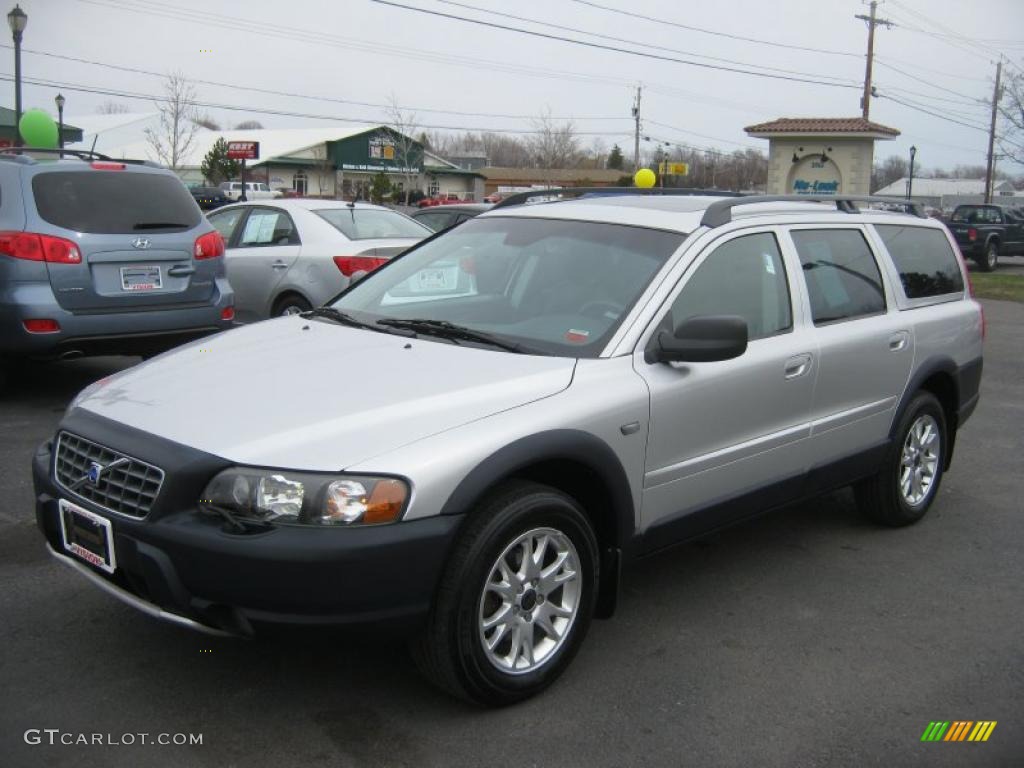 Silver Metallic 2004 Volvo XC70 AWD Exterior Photo #47854025