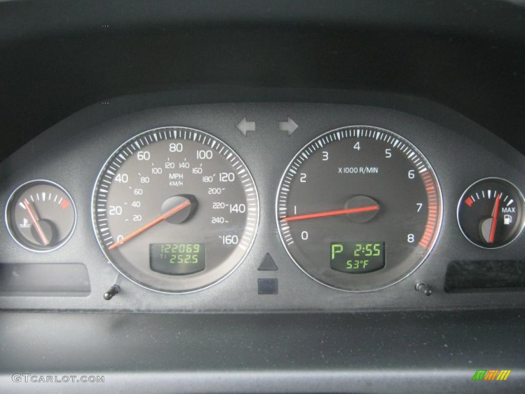 2004 Volvo XC70 AWD Gauges Photos