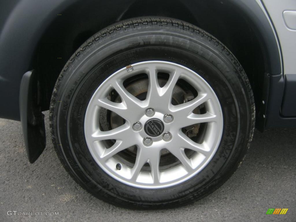 2004 Volvo XC70 AWD Wheel Photos