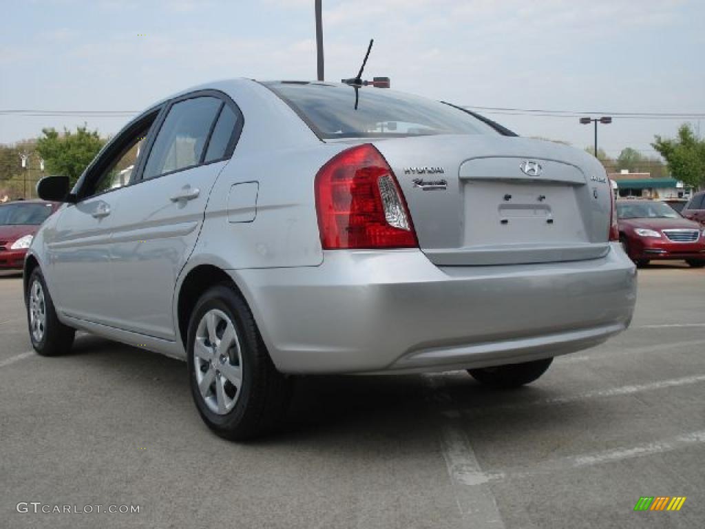 2010 Accent GLS 4 Door - Platinum Silver / Gray photo #5